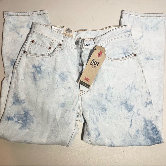 LEVI’S 501 Original Cropped in Scribble Wash - Picture 6 of 9